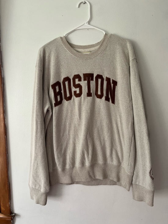 Sweaters - Boston crewneck large